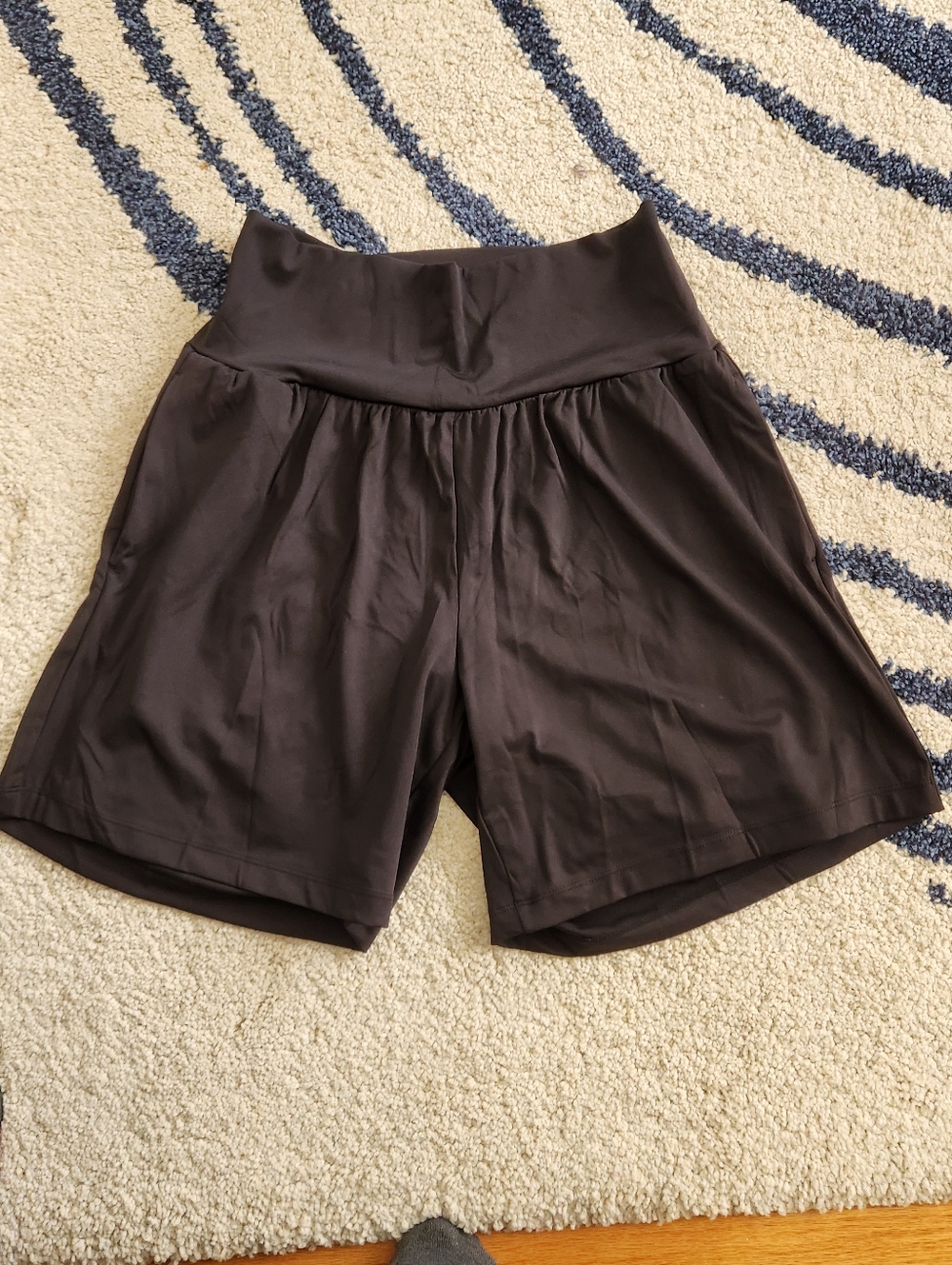 HALARA - NWOT - Black Dual Layer Shorts, L, 7"